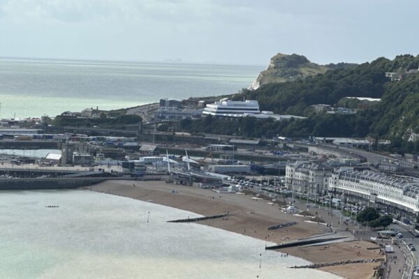 London with Transfer to/from Dover – Full Day Tour