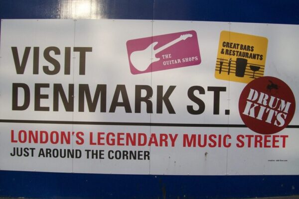 Rock and Roll on Foot and Public Transport – 4 Hour Tour