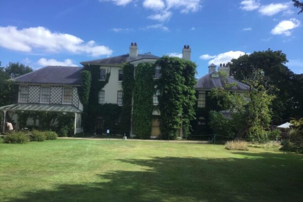 Down House and Vineyard Tour – 9 hours
